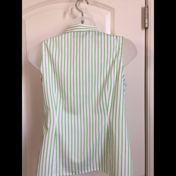 NWOT! Jones New York Sleeveless Button Down Blouse - Picture 2 of 7